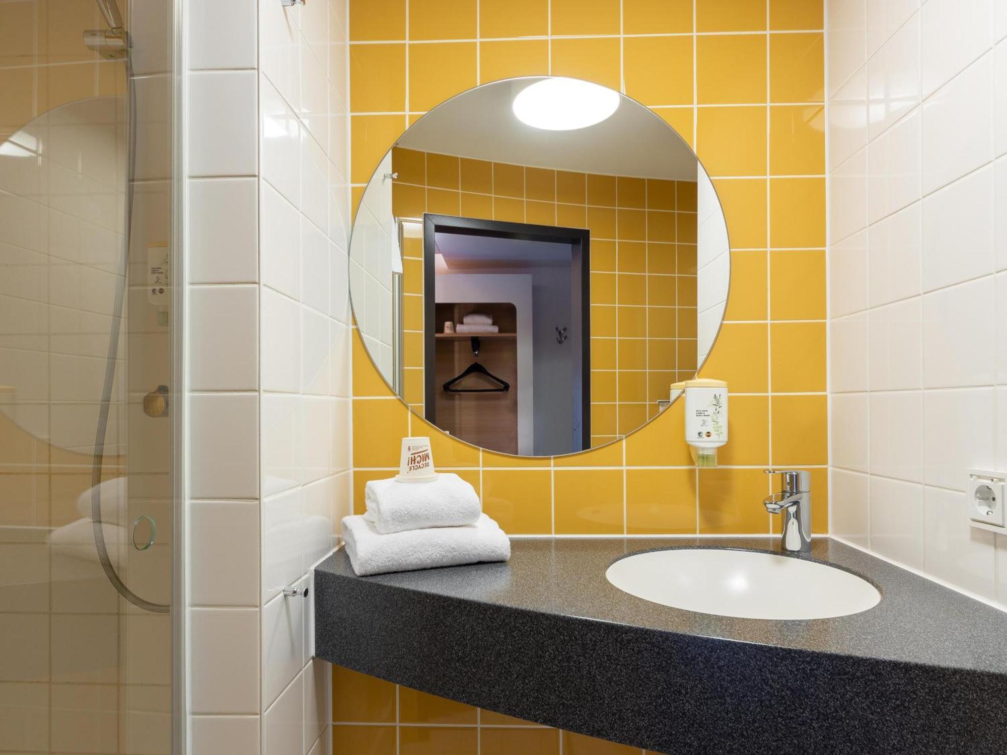 B&B Hotel Duesseldorf-City Extérieur photo